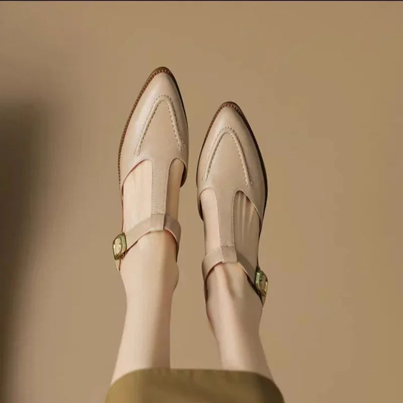 JULITA | STYLOWE PÓŁBUTY Z KLAMRĄ