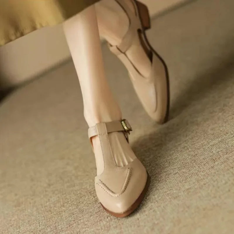 JULITA | STYLOWE PÓŁBUTY Z KLAMRĄ